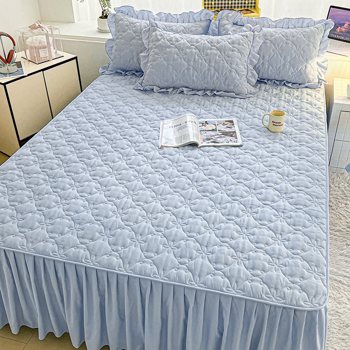 91家纺网 家纺一手货源 找家纺 鼎丰家纺 2025新款纯色高克重水洗棉夹棉床裙-曼可 曼可-浅蓝