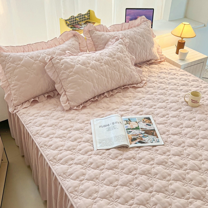 91家纺网 家纺一手货源 找家纺 鼎丰家纺 2025新款纯色高克重水洗棉夹棉床裙-曼可 曼可-浅粉