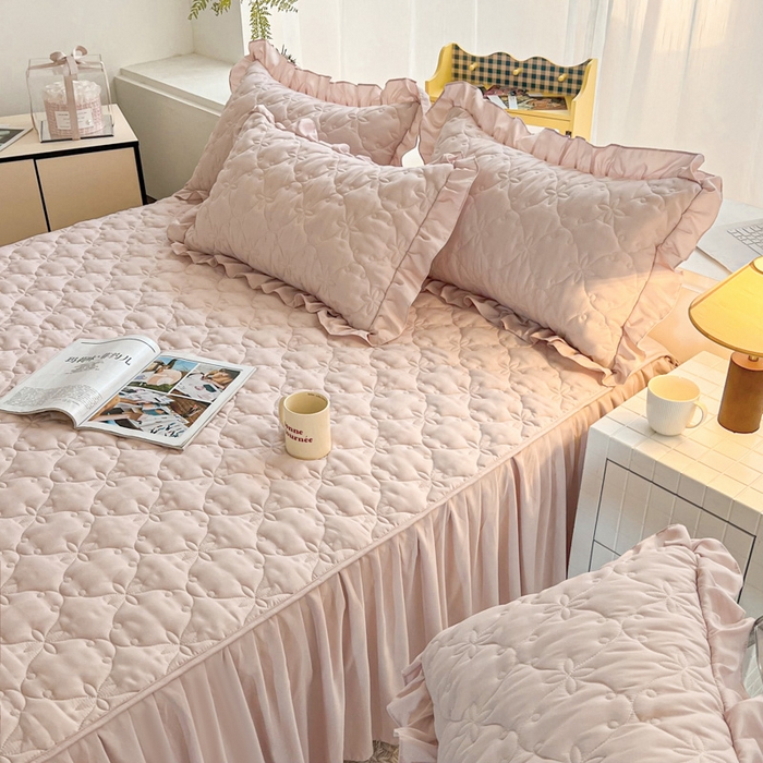 91家纺网 家纺一手货源 找家纺 鼎丰家纺 2025新款纯色高克重水洗棉夹棉床裙-曼可 曼可-浅粉