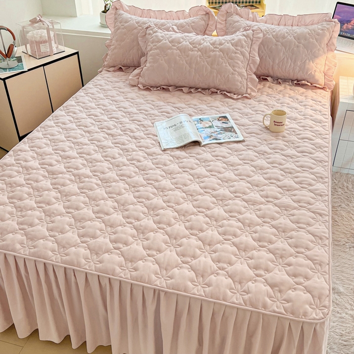 91家纺网 家纺一手货源 找家纺 鼎丰家纺 2025新款纯色高克重水洗棉夹棉床裙-曼可 曼可-浅粉