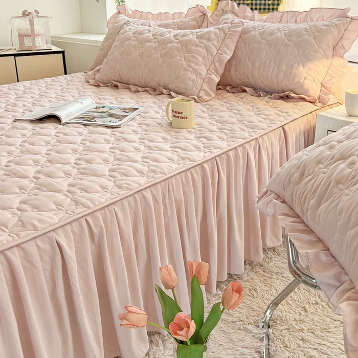 91家纺网 家纺一手货源 找家纺 鼎丰家纺 2025新款纯色高克重水洗棉夹棉床裙-曼可 曼可-浅粉