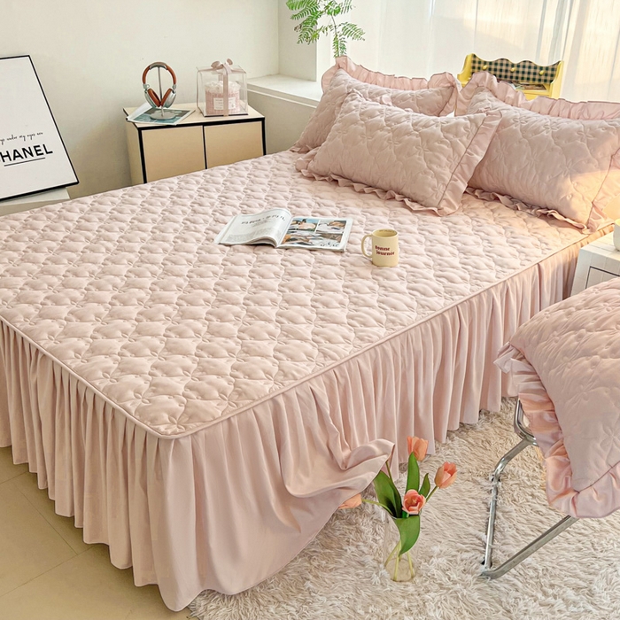 91家纺网 家纺一手货源 找家纺 鼎丰家纺 2025新款纯色高克重水洗棉夹棉床裙-曼可 曼可-浅粉