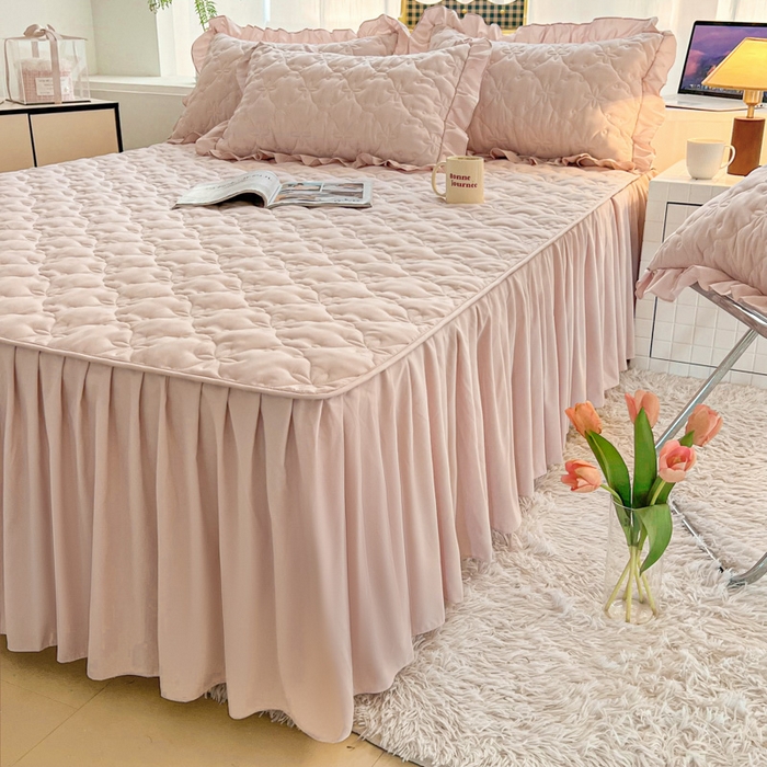 91家纺网 家纺一手货源 找家纺 鼎丰家纺 2025新款纯色高克重水洗棉夹棉床裙-曼可 曼可-浅粉