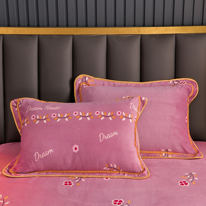 91家纺网 家纺一手货源 找家纺 诺梵家纺 2023新款8斤加厚保暖金貂绒牛奶绒印花四件套 向阳花开-粉