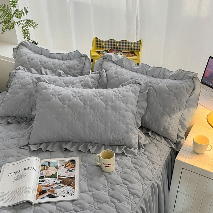 91家纺网 家纺一手货源 找家纺 鼎丰家纺 2025新款纯色高克重水洗棉夹棉床裙-曼可 曼可-灰色