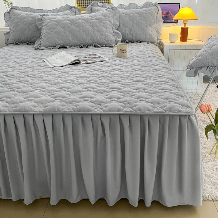 91家纺网 家纺一手货源 找家纺 鼎丰家纺 2025新款纯色高克重水洗棉夹棉床裙-曼可 曼可-灰色