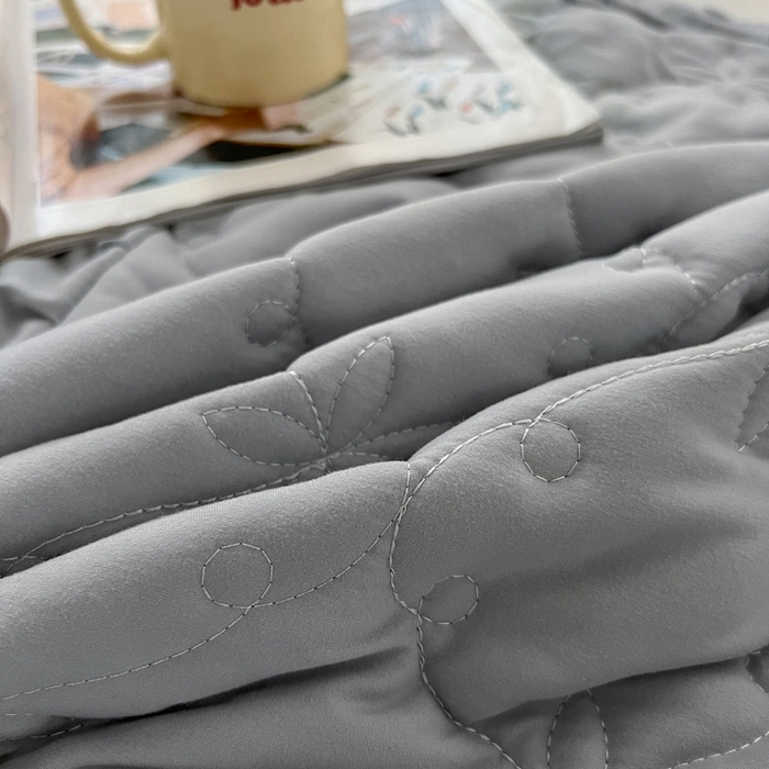 91家纺网 家纺一手货源 找家纺 鼎丰家纺 2025新款纯色高克重水洗棉夹棉床裙-曼可 曼可-灰色