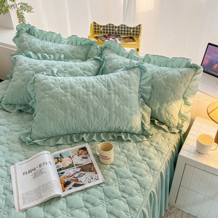 91家纺网 家纺一手货源 找家纺 鼎丰家纺 2025新款纯色高克重水洗棉夹棉床裙-曼可 曼可-浅绿