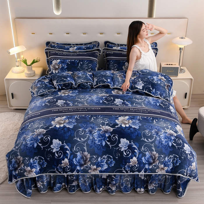 91家纺网 家纺一手货源 找家纺 晚静 2025新牛奶绒印花单被套法莱绒金貂被套单件180克全尺寸被套 蓝莲花