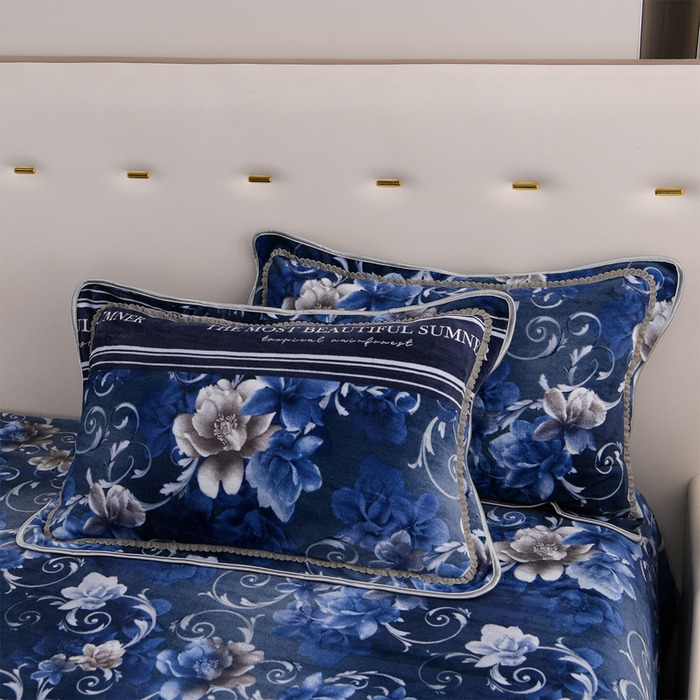 91家纺网 家纺一手货源 找家纺 晚静 2025新牛奶绒印花单被套法莱绒金貂被套单件180克全尺寸被套 蓝莲花