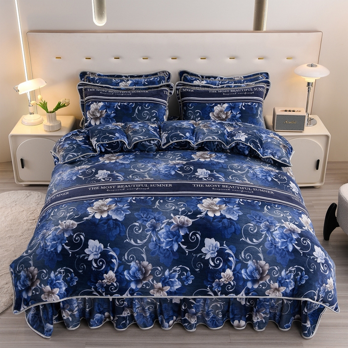 91家纺网 家纺一手货源 找家纺 晚静 2025新牛奶绒印花单被套法莱绒金貂被套单件180克全尺寸被套 蓝莲花