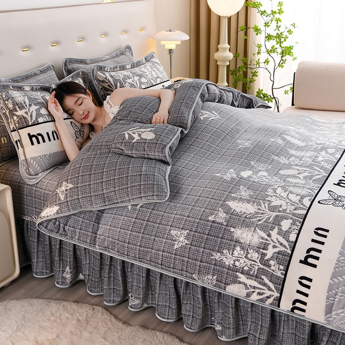 91家纺网 家纺一手货源 找家纺 晚静 2025新牛奶绒印花单被套法莱绒金貂被套单件180克全尺寸被套 蝶恋花