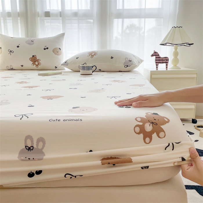 91家纺网 家纺一手货源 找家纺 鼎丰家纺 2025新款90克超柔软糯印花单床笠系列 复古小熊