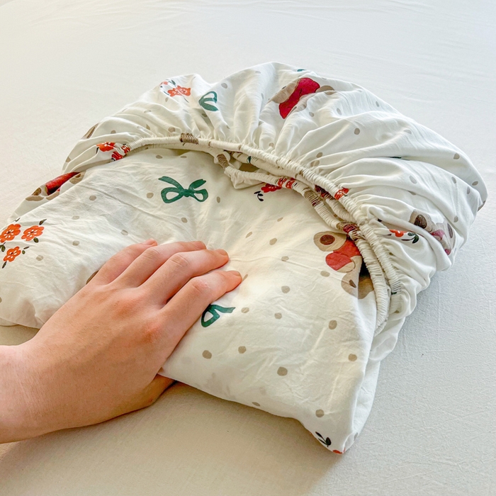 91家纺网 家纺一手货源 找家纺 鼎丰家纺 2025新款90克超柔软糯印花单床笠系列 可爱选手