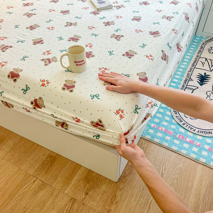 91家纺网 家纺一手货源 找家纺 鼎丰家纺 2025新款90克超柔软糯印花单床笠系列 可爱选手