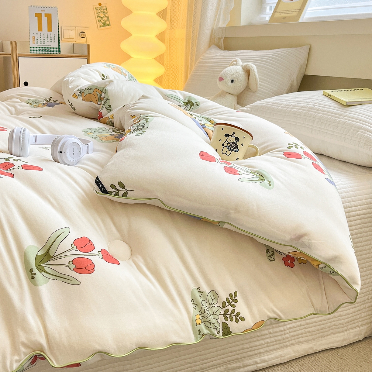 91家纺网 家纺一手货源 找家纺 暖生活 2025新款牛奶针织棉四季被冬被 花丛兔