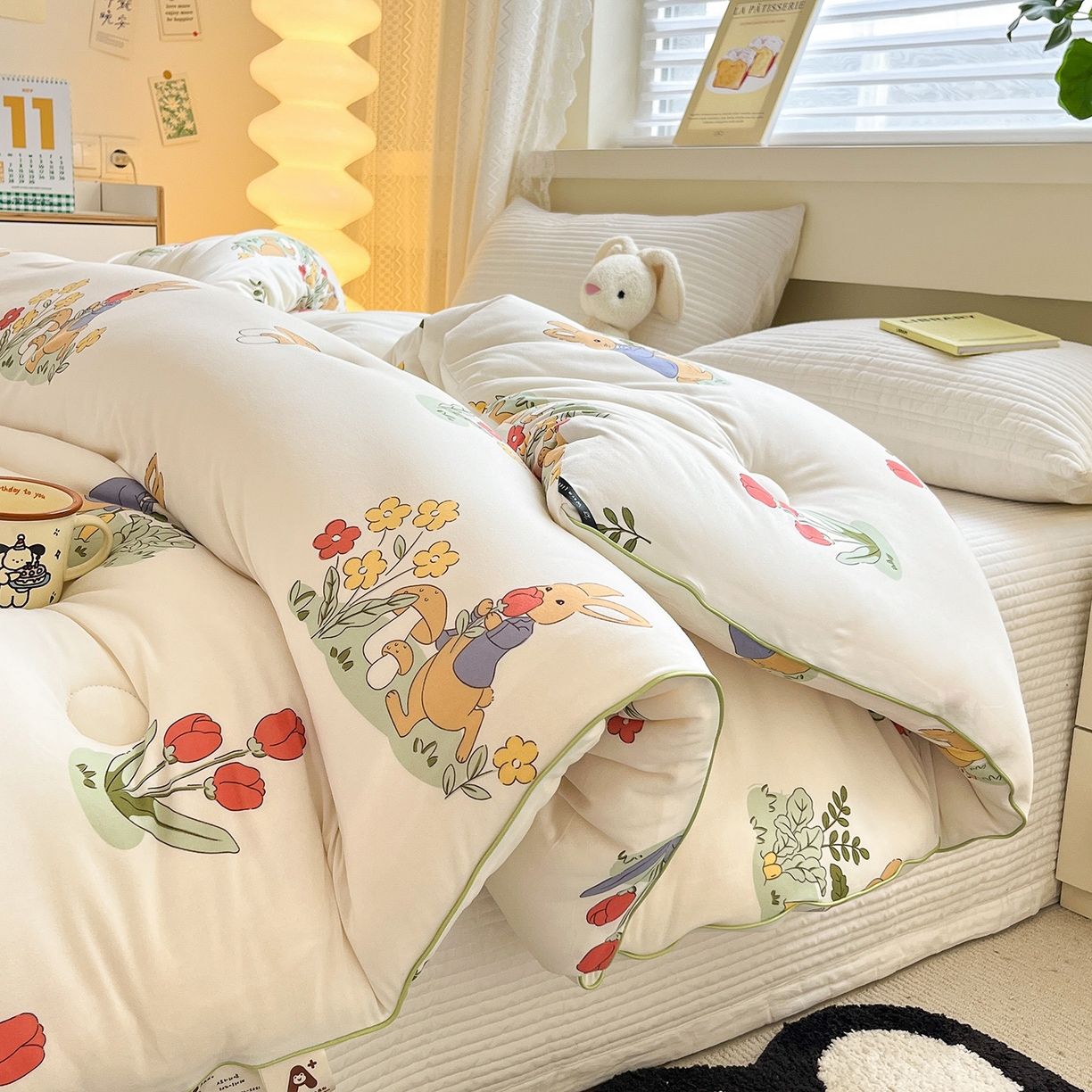 91家纺网 家纺一手货源 找家纺 暖生活 2025新款牛奶针织棉四季被冬被 花丛兔