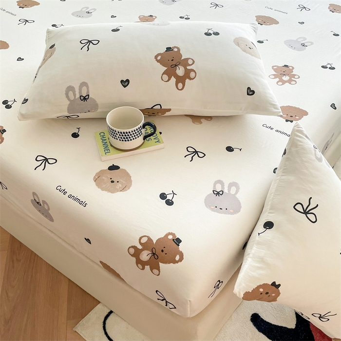 91家纺网 家纺一手货源 找家纺 鼎丰家纺 2025新款90克超柔软糯印花单床笠系列 复古小熊