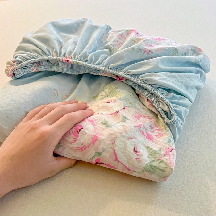 91家纺网 家纺一手货源 找家纺 鼎丰家纺 2025新款90克超柔软糯印花单床笠系列 戴安娜