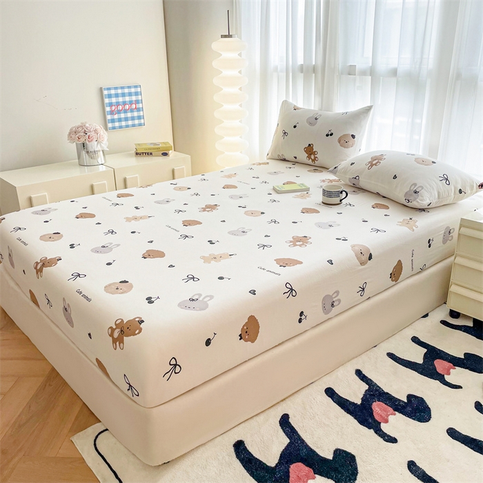 91家纺网 家纺一手货源 找家纺 鼎丰家纺 2025新款90克超柔软糯印花单床笠系列 复古小熊