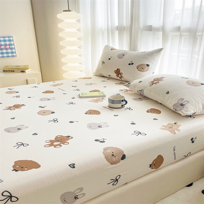 91家纺网 家纺一手货源 找家纺 鼎丰家纺 2025新款90克超柔软糯印花单床笠系列 复古小熊