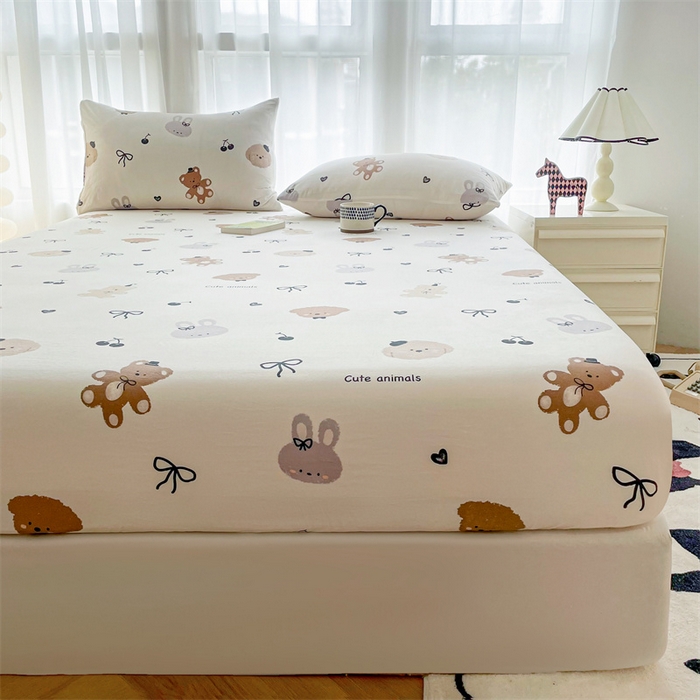 91家纺网 家纺一手货源 找家纺 鼎丰家纺 2025新款90克超柔软糯印花单床笠系列 复古小熊