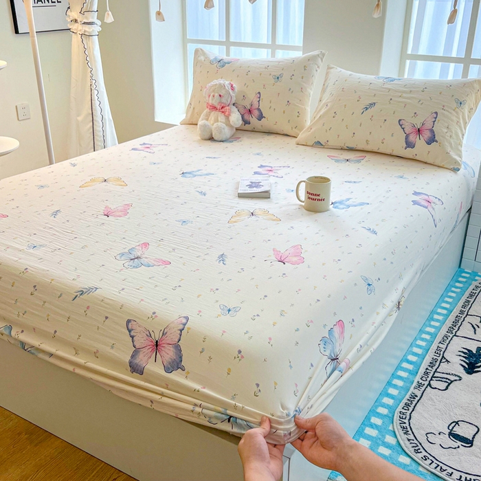 91家纺网 家纺一手货源 找家纺 鼎丰家纺 2025新款90克超柔软糯印花单床笠系列 星蝶物语