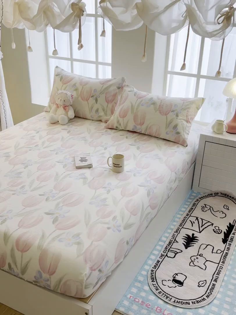 91家纺网 家纺一手货源 找家纺 鼎丰家纺 2025新款90克超柔软糯印花单床笠系列 花暮