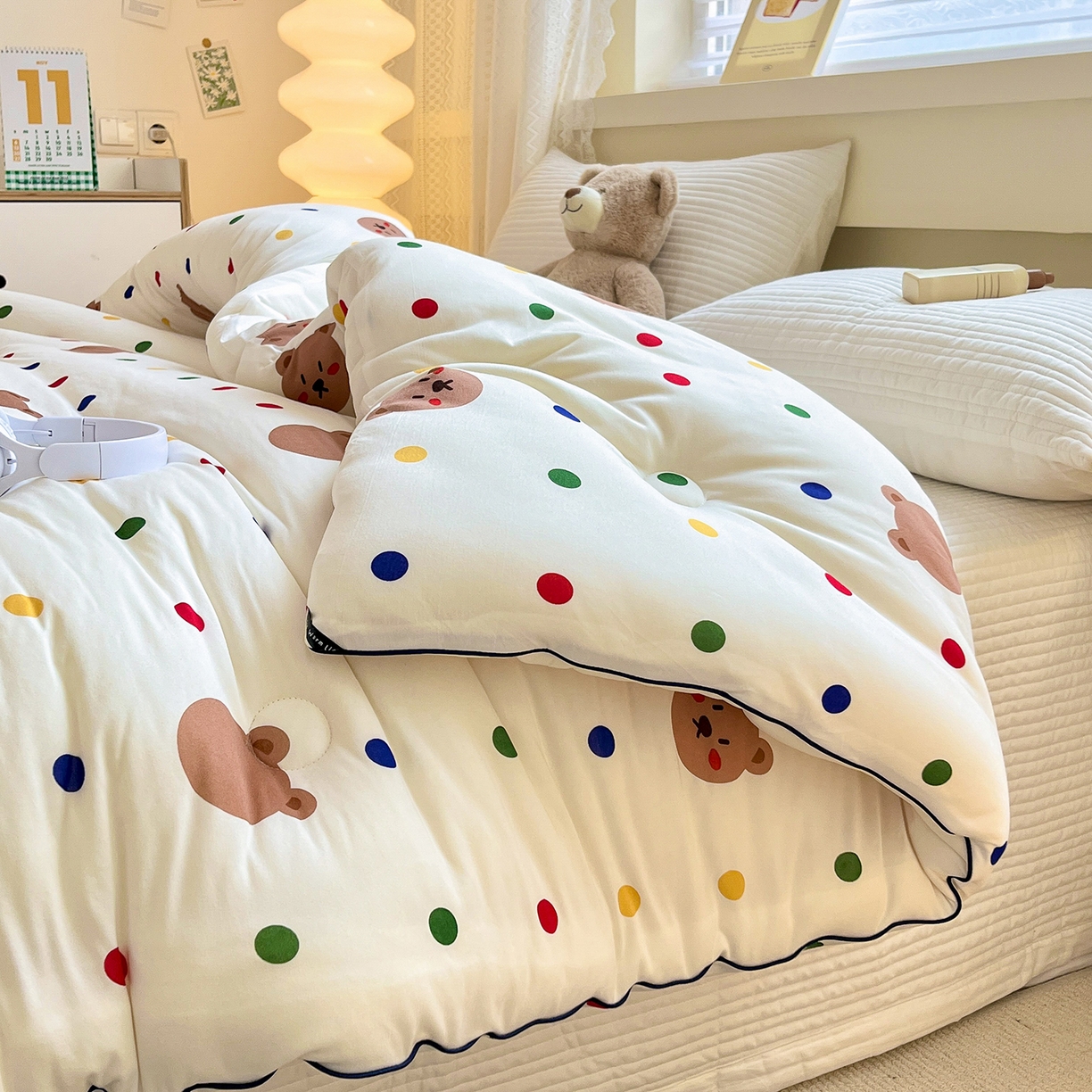 91家纺网 家纺一手货源 找家纺 暖生活 2025新款牛奶针织棉四季被冬被 米洛熊