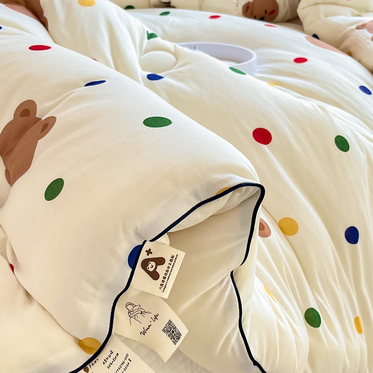 91家纺网 家纺一手货源 找家纺 暖生活 2025新款牛奶针织棉四季被冬被 米洛熊