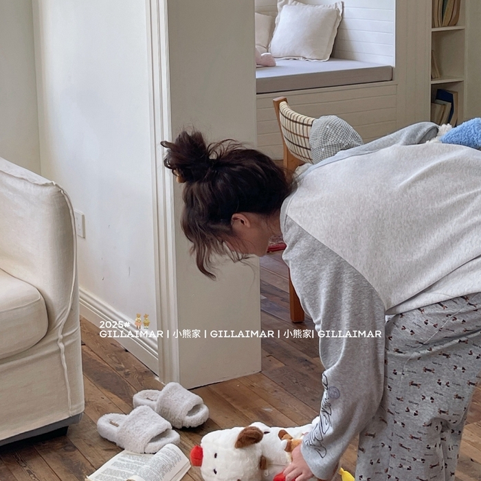 91家纺网 家纺一手货源 找家纺 妍景家居生活馆 2025新款小熊家-腊肠家居服 小熊家-腊肠-灰色