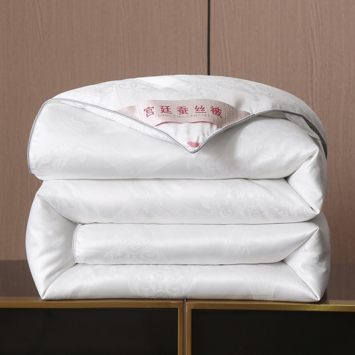 91家纺网 家纺一手货源 找家纺 越宏顺 2025新款60S全棉莫代尔提花.被手工订花.被子母被 白色