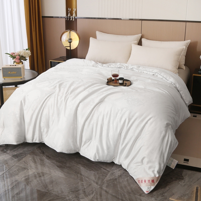 91家纺网 家纺一手货源 找家纺 越宏顺 2025新款60S全棉莫代尔提花.被手工订花.被子母被 白色