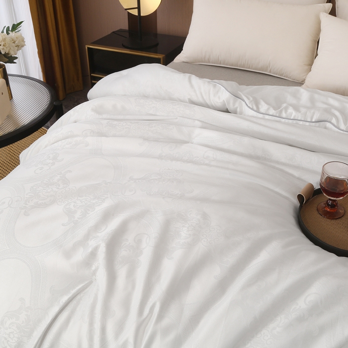 91家纺网 家纺一手货源 找家纺 越宏顺 2025新款60S全棉莫代尔提花.被手工订花.被子母被 白色