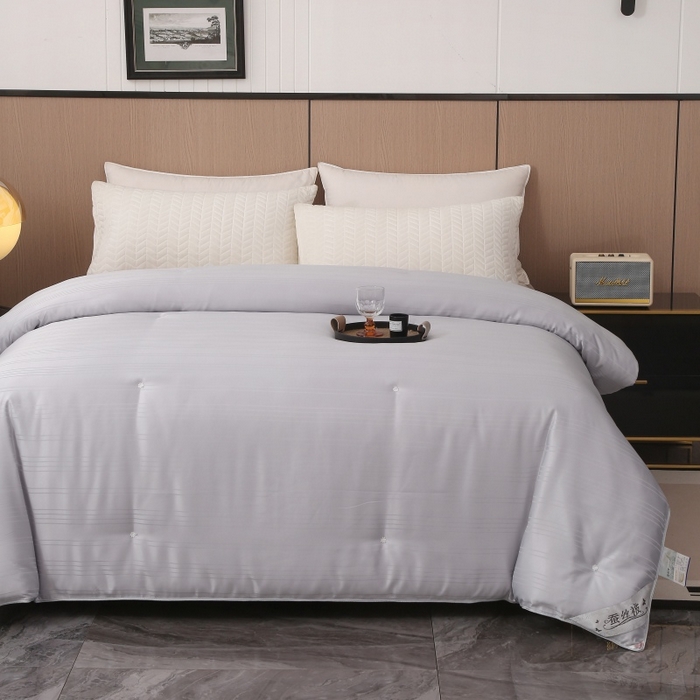 91家纺网 家纺一手货源 找家纺 越宏顺 2025新款全棉缎条.被桑.被春秋被双人子母被二合一冬被 灰色