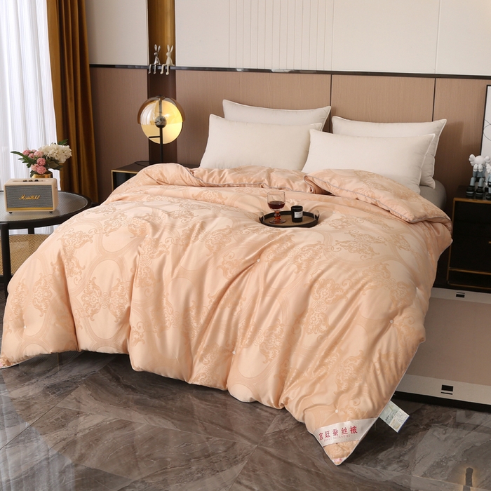 91家纺网 家纺一手货源 找家纺 越宏顺 2025新款60S全棉莫代尔提花.被手工订花.被子母被 金色