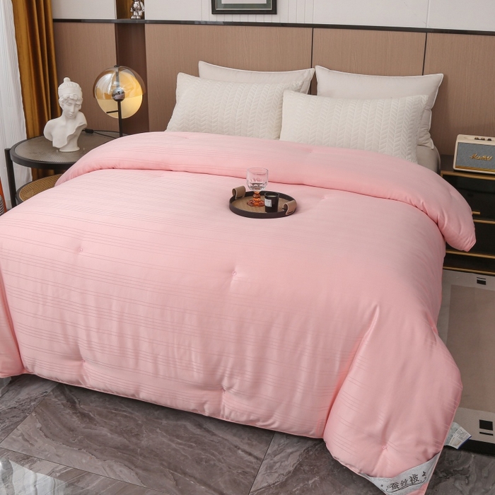 91家纺网 家纺一手货源 找家纺 越宏顺 2025新款全棉缎条.被桑.被春秋被双人子母被二合一冬被 玉色