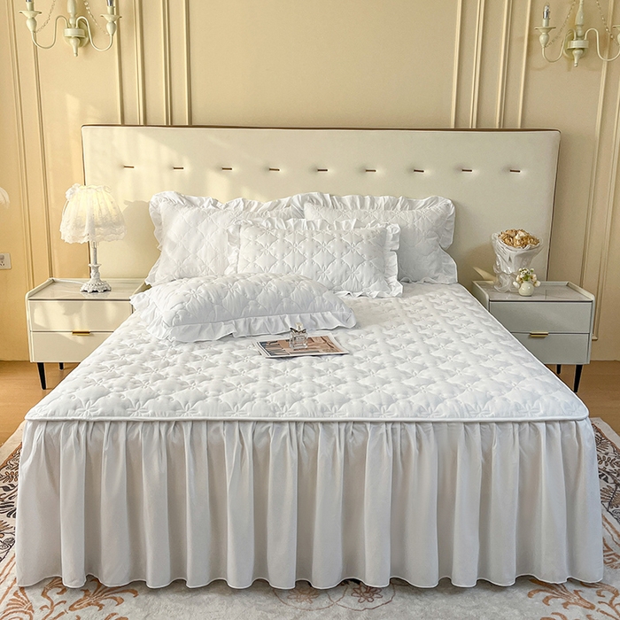 91家纺网 家纺一手货源 找家纺 鼎丰家纺 2025新款水洗磨毛夹棉床裙套件-曼可系列 曼可-白色