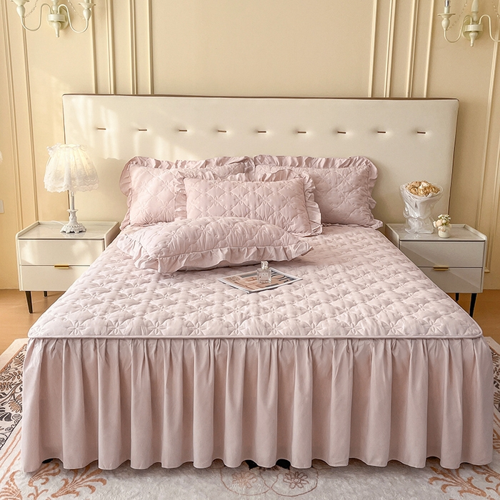 91家纺网 家纺一手货源 找家纺 鼎丰家纺 2025新款水洗磨毛夹棉床裙套件-曼可系列 曼可-粉色