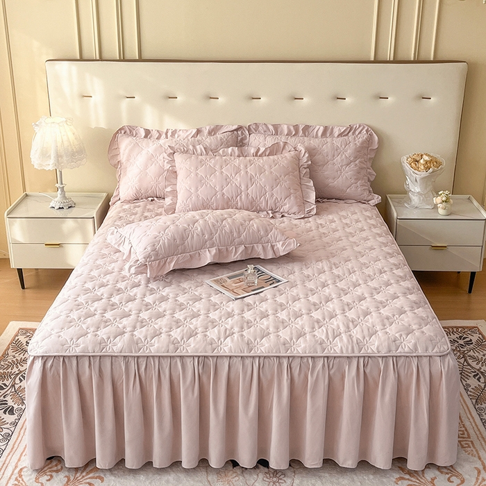 91家纺网 家纺一手货源 找家纺 鼎丰家纺 2025新款水洗磨毛夹棉床裙套件-曼可系列 曼可-粉色