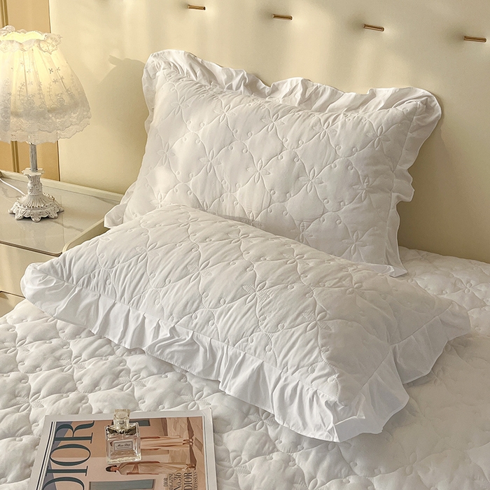 91家纺网 家纺一手货源 找家纺 鼎丰家纺 2025新款水洗磨毛夹棉床裙套件-曼可系列 曼可-白色