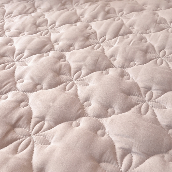 91家纺网 家纺一手货源 找家纺 鼎丰家纺 2025新款水洗磨毛夹棉床裙套件-曼可系列 曼可-粉色