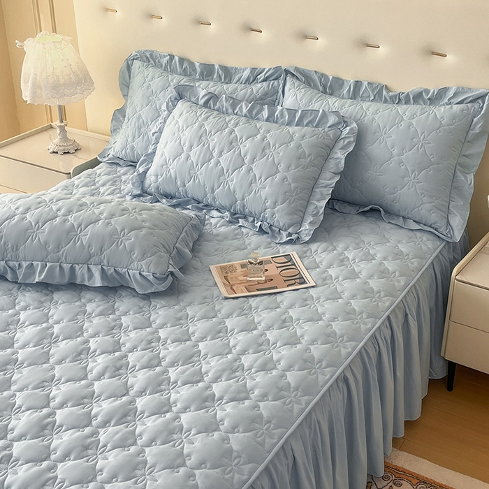 91家纺网 家纺一手货源 找家纺 鼎丰家纺 2025新款水洗磨毛夹棉床裙套件-曼可系列 曼可-灰色