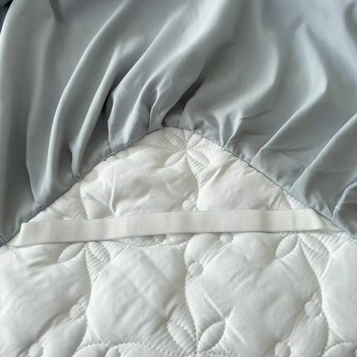 91家纺网 家纺一手货源 找家纺 鼎丰家纺 2025新款水洗磨毛夹棉床裙套件-曼可系列 曼可-灰色