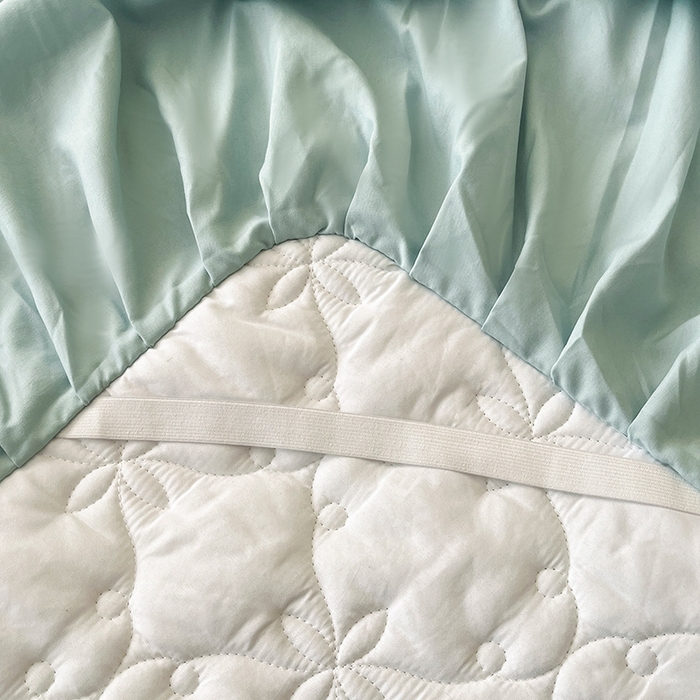 91家纺网 家纺一手货源 找家纺 鼎丰家纺 2025新款水洗磨毛夹棉床裙套件-曼可系列 曼可-浅绿色