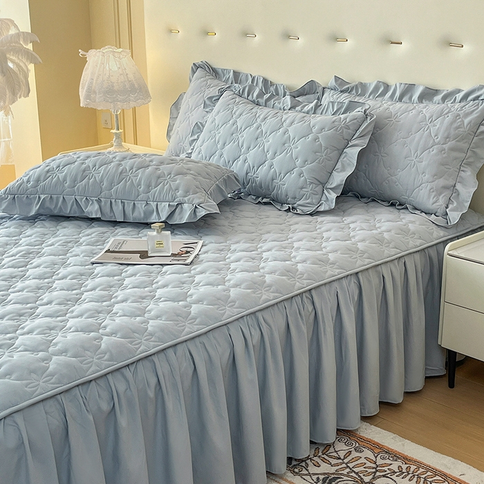 91家纺网 家纺一手货源 找家纺 鼎丰家纺 2025新款水洗磨毛夹棉床裙套件-曼可系列 曼可-灰色