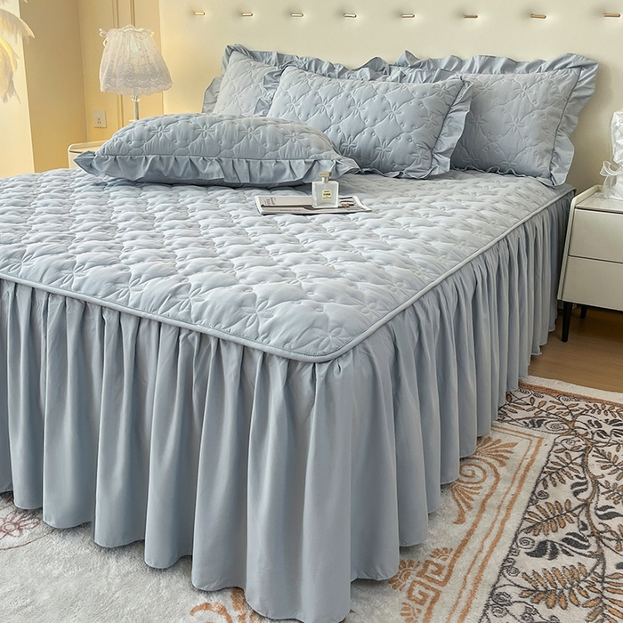 91家纺网 家纺一手货源 找家纺 鼎丰家纺 2025新款水洗磨毛夹棉床裙套件-曼可系列 曼可-灰色