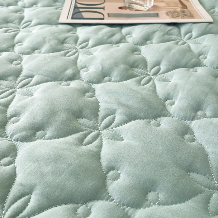 91家纺网 家纺一手货源 找家纺 鼎丰家纺 2025新款水洗磨毛夹棉床裙套件-曼可系列 曼可-浅绿色