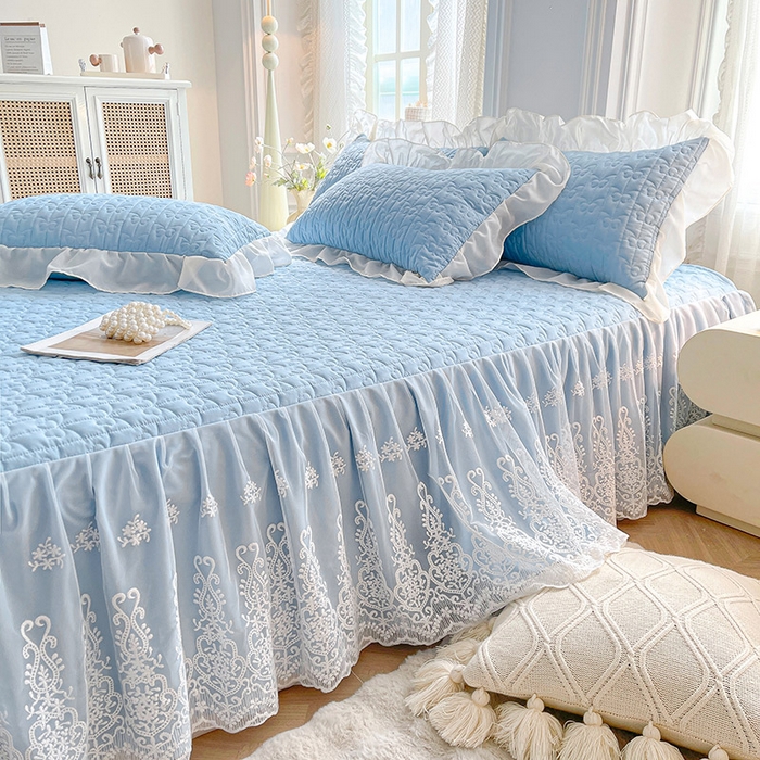 91家纺网 家纺一手货源 找家纺 鼎丰家纺 2025新款蕾丝夹棉床裙-洛可可系列 洛可可-蓝