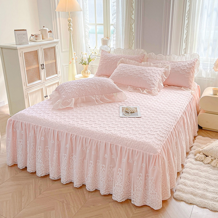 91家纺网 家纺一手货源 找家纺 鼎丰家纺 2025新款蕾丝夹棉床裙-洛可可系列 洛可可-粉